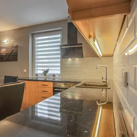 Sail To * غدينيا