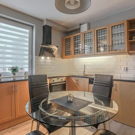 Sail To شقة غدينيا